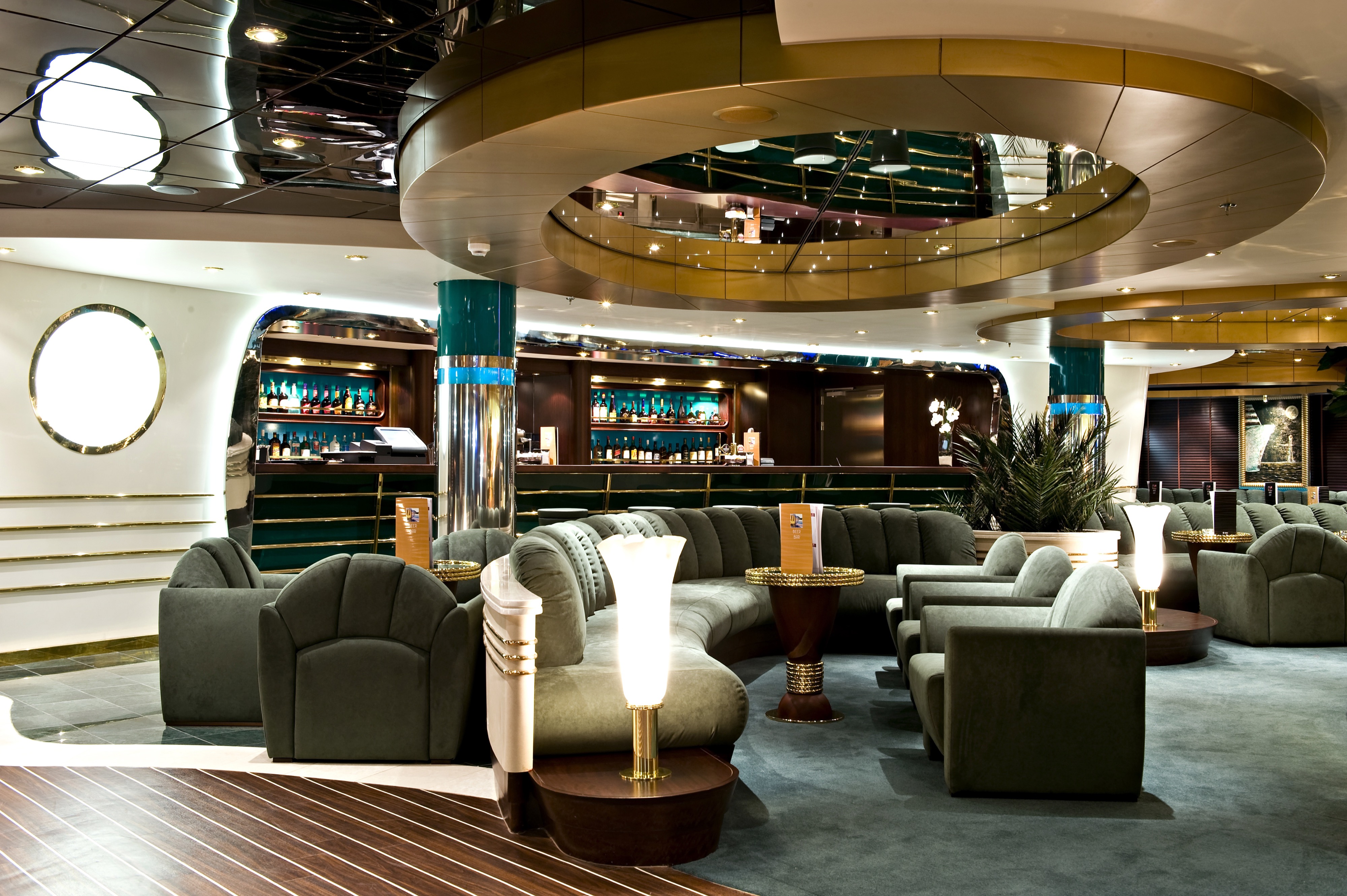 MSC Splendida - La Prua Piano Bar